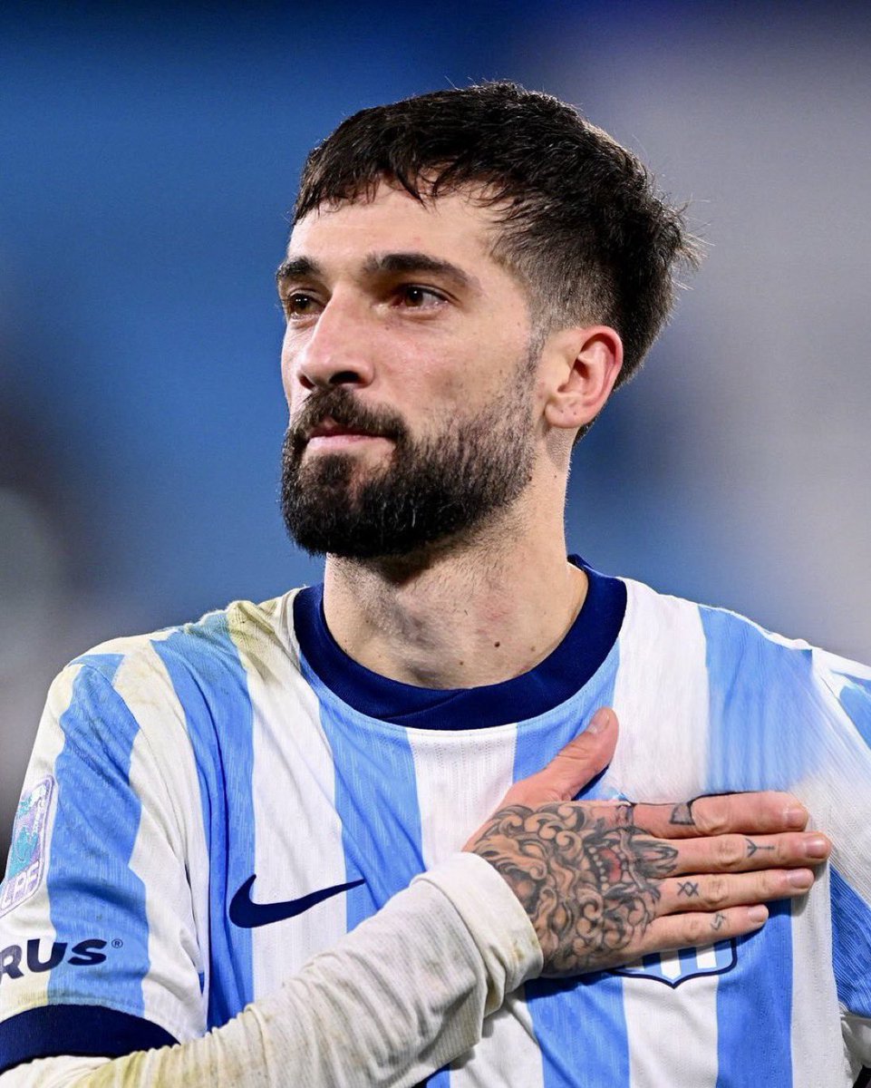 rodriisolanoo's tweet photo. Qué pedazo de jugador de fútbol.
Siempre para adelante y desequilibrante. https://t.co/poyJW8hMvX