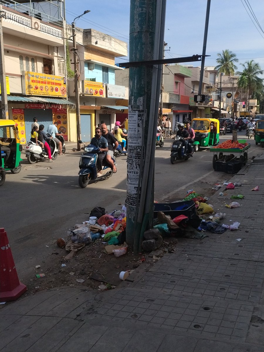 PVallabha1990's tweet photo. @KBGBlrDevUpdate , chunchghatta main road 

@krishnabgowda @GBA_office https://t.co/ThdlIbwmhF