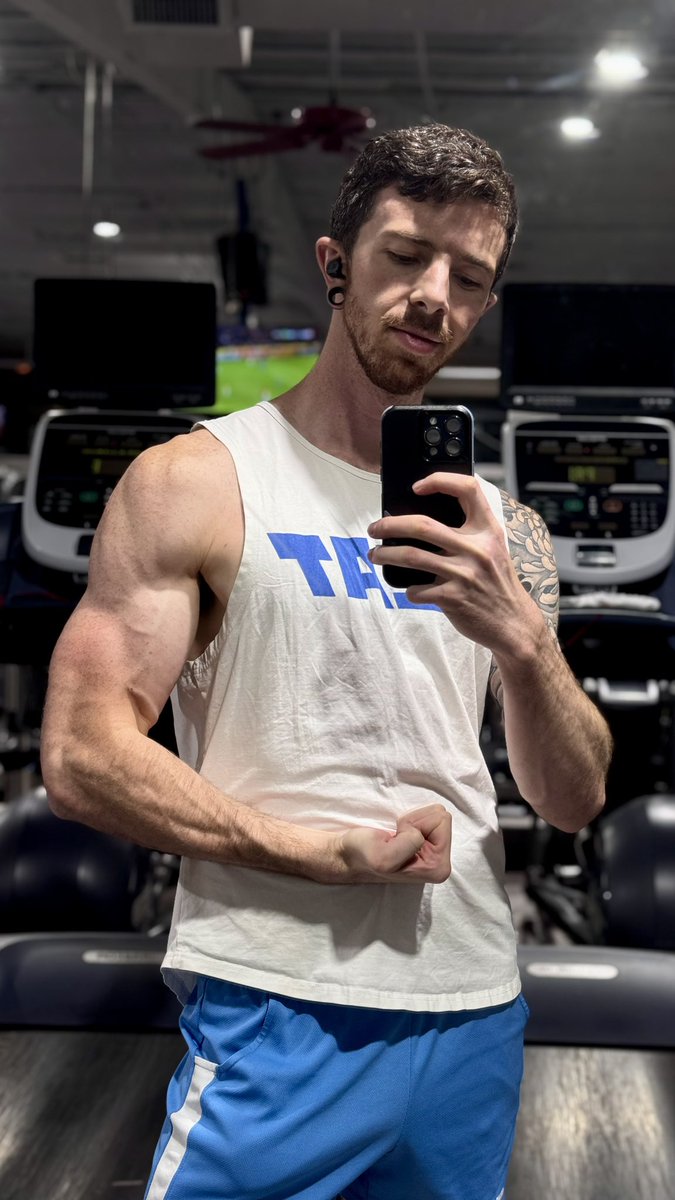 ziggetyzane's tweet photo. Arm day 💪🏻 https://t.co/8aAZkdcPd5