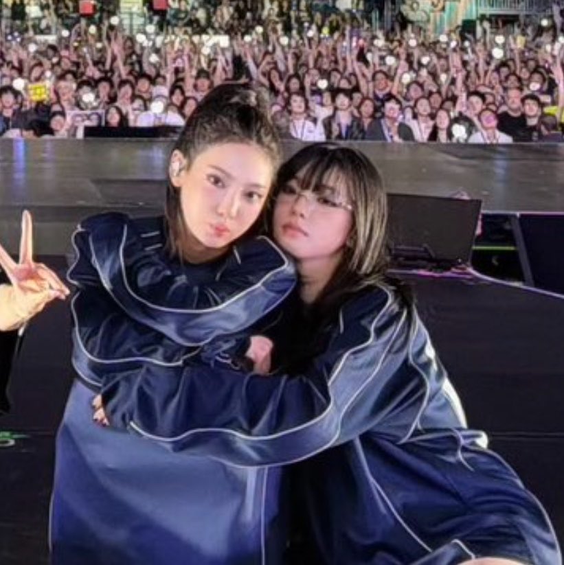 kirinyangz's tweet photo. cuties 🩵🦋 https://t.co/tSPQAQSjsn