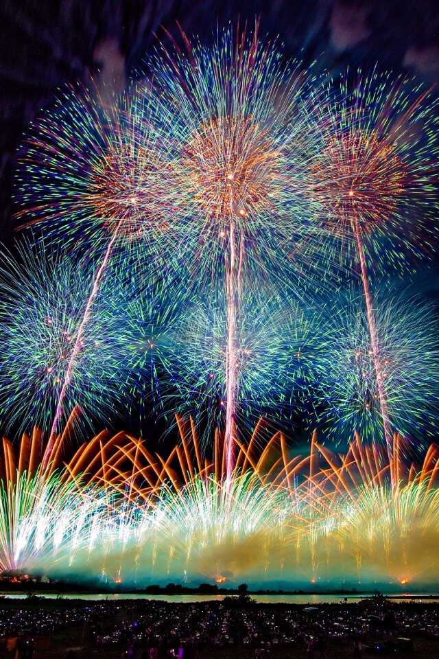 MOAPeruOficial's tweet photo. ❰ FOTOS ¦ 260918 ❱

La canción “セツナハナビ (Setsuna Hanabi)” de TXT sonará en el recinto del "39th Tonegawa Grand Fireworks Festival", que se celebrará en la localidad de Sakai, prefectura de Ibaraki.

El festival contará con el lanzamiento de aproximadamente 30 000 fuegos artificiales a lo largo del río Tone.

Si asistes al festival y escuchas la canción, por favor utiliza el hashtag:
#SetsunaHanabi 🎆 
#セツナハナビ

📅 Sábado, 19 de septiembre de 2026
https://t.co/geayVl0aqj
___
#TXT 
#투모로우바이투게더
#TOMORROW_X_TOGETHER
#수빈 #연준 #범규 #태현 #휴닝카이
@TXT_members

© TXTintl_twt | MOA Peru