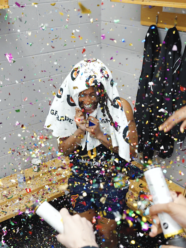 IndianaFever's tweet photo. show some love to Kelz 🎊

the new WNBA single-season scoring record holder 🥹 https://t.co/BYM2AVfsaQ