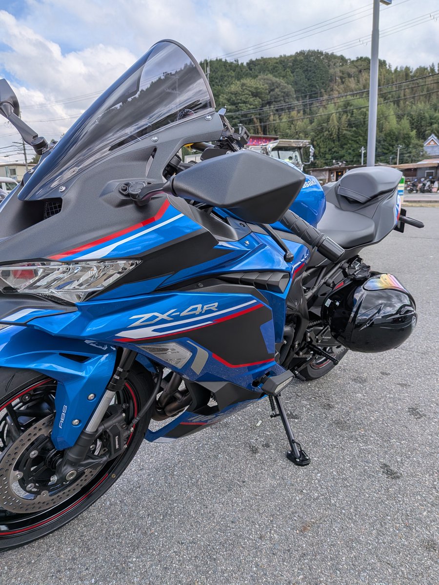 ClashHigh's tweet photo. 点検入院から戻ってきたから余野までツーリング🏍️
相変わらずバイク多い��
ひまわり食堂のたこ焼き食べる😋 https://t.co/vol5aDYpX1