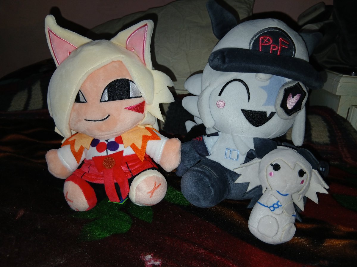 Lurdeverse's tweet photo. Took silly photos https://t.co/qZXpWEGGls