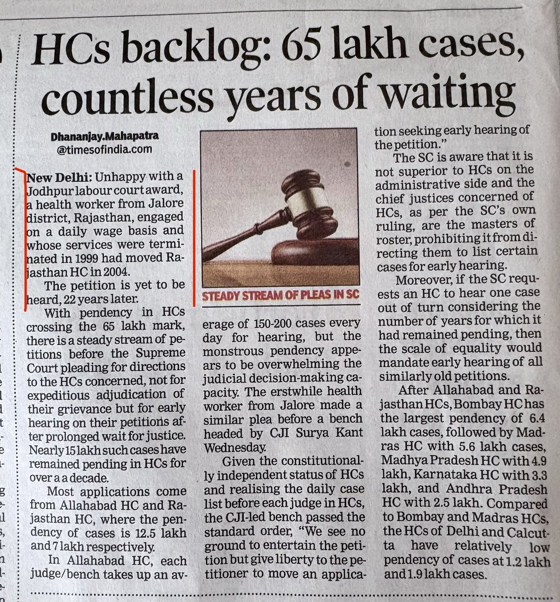 aktiwarypr's tweet photo. जब @PMOIndia ने #TheNationalJudicialAppointmentsCommissionAct2014 (NJAC) लाकर सुधार शुरू किए थे, तो @indSupremeCourt ने उसे रद्द कर दिया।

तब से आज तक कोर्ट ने खुद कोई सुधार लागू नहीं किया है, तो एक मज़दूर को अपनी नौकरी पर वापस लौटने के लिए 22 साल तक इंतज़ार करना पड़ा, इसके लिए कौन ज़िम्मेदार है?

जब सब कुछ #मिलॉर्ड के हाथ में है और कोई दूसरा उसमे दखल नहीं दे सकता, तो आप “जेन Z”, “जेन अल्फा' और “जेन बीटा” के दौर में भी 'ब्रिटिश इंडिया' वाली क़ानून व्यवस्था को कब तक ढोते रहना चाहते हैं?

@MLJ_GoI #आदिगणेश_ये_है #तारीख_पर_तारीख #godmorning‌saturday #SupremeCourtIndia