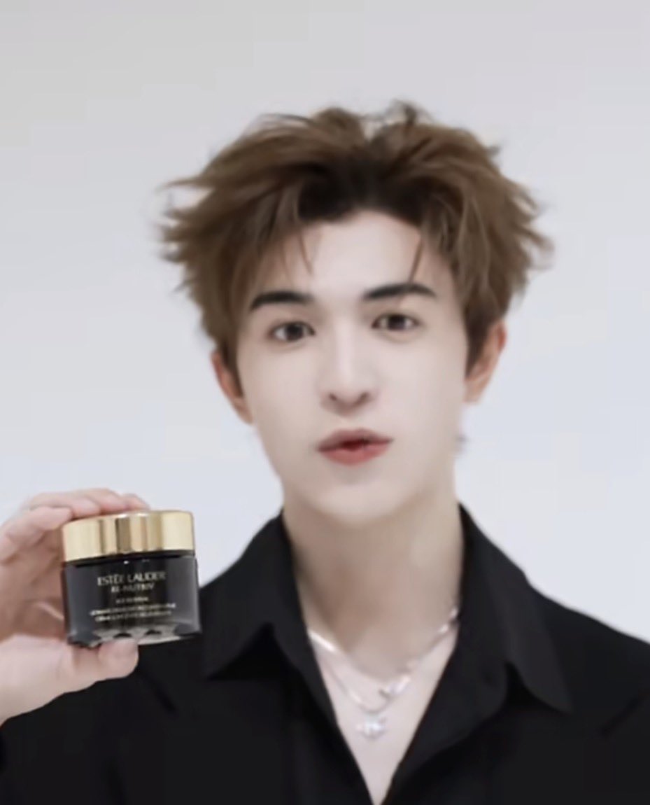Moo_Mint's tweet photo. 4 ตุลาน้ิองแพทจะไปออฟไลน์อีเว้น #EsteeLauder ที่CDFซานย่า เริ่ดดดด ถือไลน์ผลิตภัณฑ์ที่ออกใหม่ล่าสุดด้วย หรูหรามาก ดูราคาดิ กระปุกนึงราคาไม่ธรรมดา สมมงคุณหนูแพทริคมาก เลือกของดีมีคุณภาพให้ปลาดาว😂

@patrick_pppat #แพทริค #PatrickFinkler #尹浩宇  #Patrick尹浩宇 #แพทริคณัฐวรรธ์ https://t.co/klo5r07x41