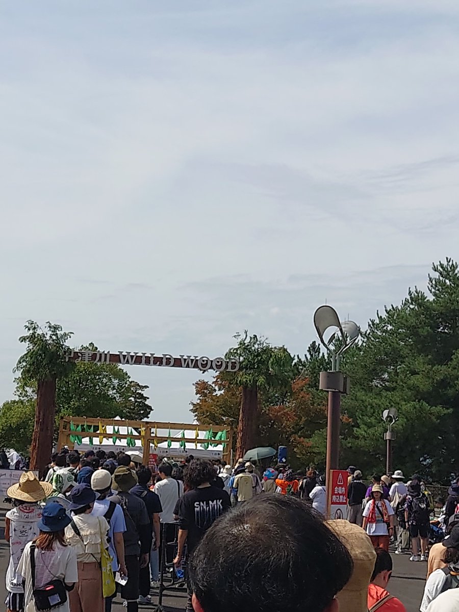 hisaelle's tweet photo. WILDWOOD　入場　混んでるし、暑いよ😭 https://t.co/WpnOimnUkU
