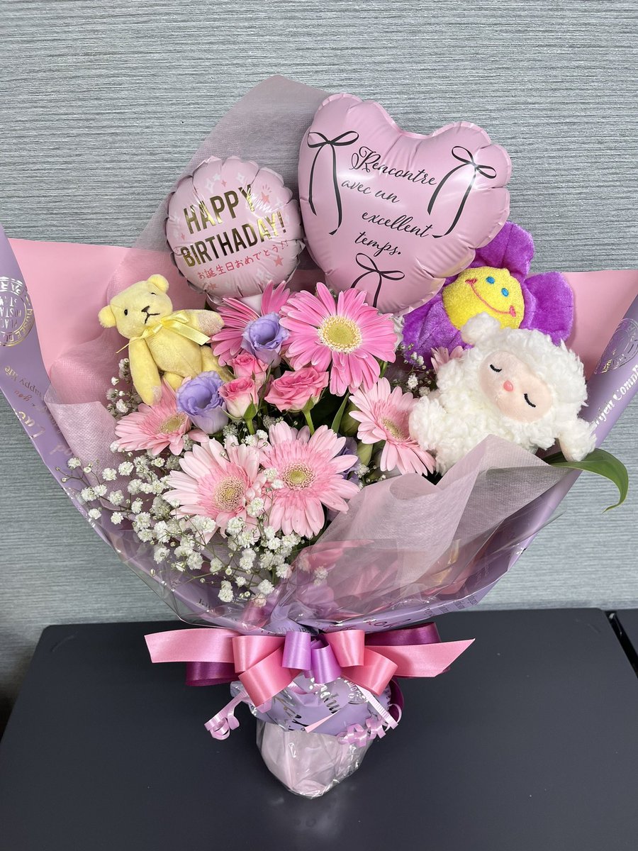 kishindounyo's tweet photo. 昨日9月18日は千奈の8歳の誕生日でした。
 ケーキを用意し、家族でお祝いしました。
大石生花店様でお花を購入し、千奈に届けました。

生きていたら、どんな8歳の女の子になっていたのだろう。姉妹で、どんな毎日を過ごしていたのだろう。

そんなことに思いを馳せながら、千奈の誕生日を家族でお祝いしました。