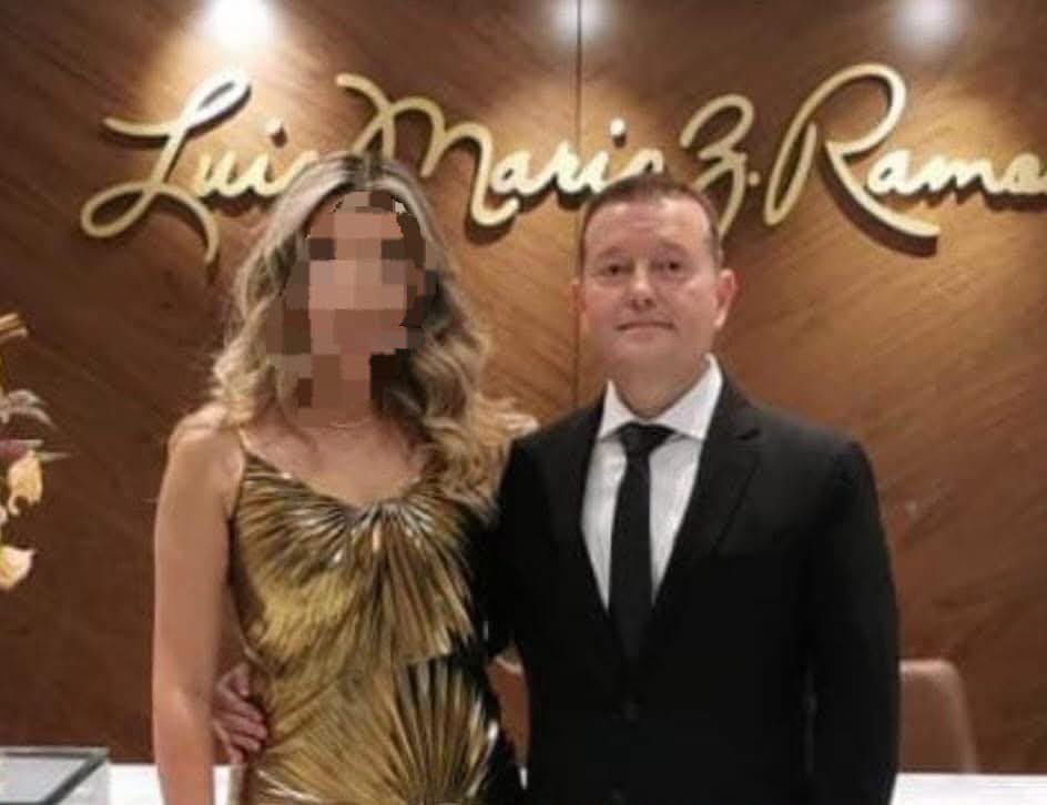 idn__03's tweet photo. Culiacán, Sinaloa📍 

🚨Más de 24 horas han pasado y siguen sin ser localizado el joyero estadounidense que fue secuestrado por La Mayiza / MF. 

🔴Este empresario joyero Luis Mario era compadre de Vicente Zambada Niebla “El Niño” hijo del Mayo Zambada y también compadre de Ovidio Guzmán López “Ratón” hijo del Chapo Guzmán. 

Una de las razones que se cree fue levantando es por lavar dinero para al bando contrario.