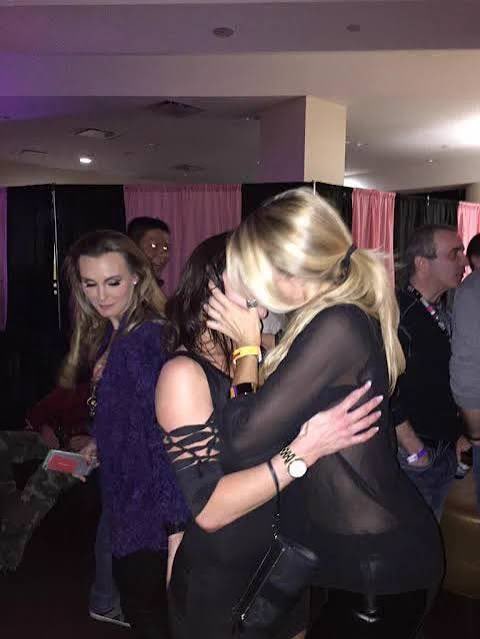 KendraLust's tweet photo. #Flashback Friday 😻🙌🏻 can u guess who i am kissing &amp; who got a free feel and grabbed my butt :) https://t.co/yZyDBm3XUC