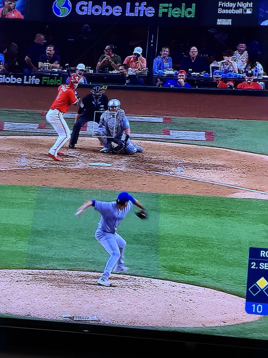 alfredoharphelu's tweet photo. Tremendo debut en MLB con @BlueJays de mi ahijado José Rodríguez Alvárez (Tibu), primer pitcher nacido en Oaxaca , egresado de @ulsaoax y de la @AcademiaAHH. 1.2 IP, 1h, 0c, 2P https://t.co/gdDS65baHm