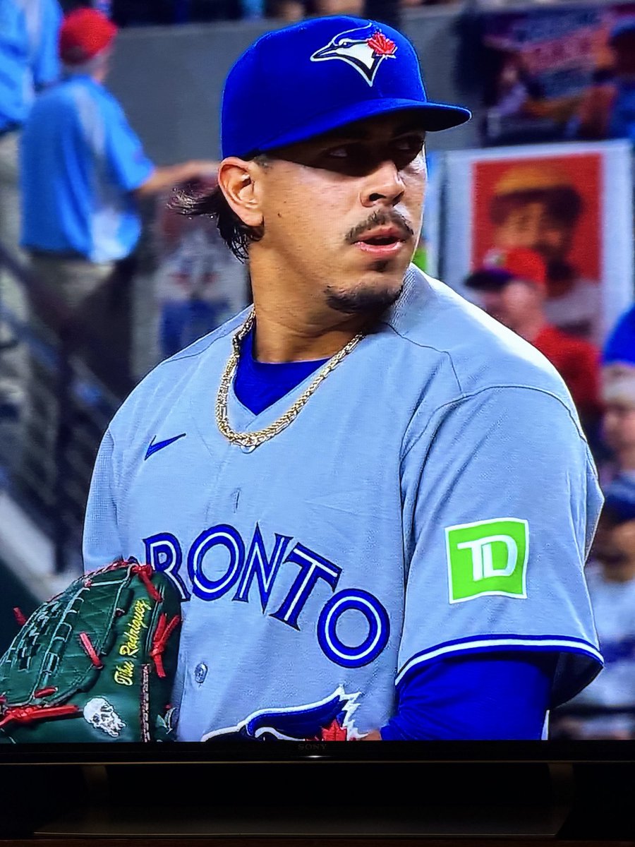 alfredoharphelu's tweet photo. Tremendo debut en MLB con @BlueJays de mi ahijado José Rodríguez Alvárez (Tibu), primer pitcher nacido en Oaxaca , egresado de @ulsaoax y de la @AcademiaAHH. 1.2 IP, 1h, 0c, 2P https://t.co/gdDS65baHm