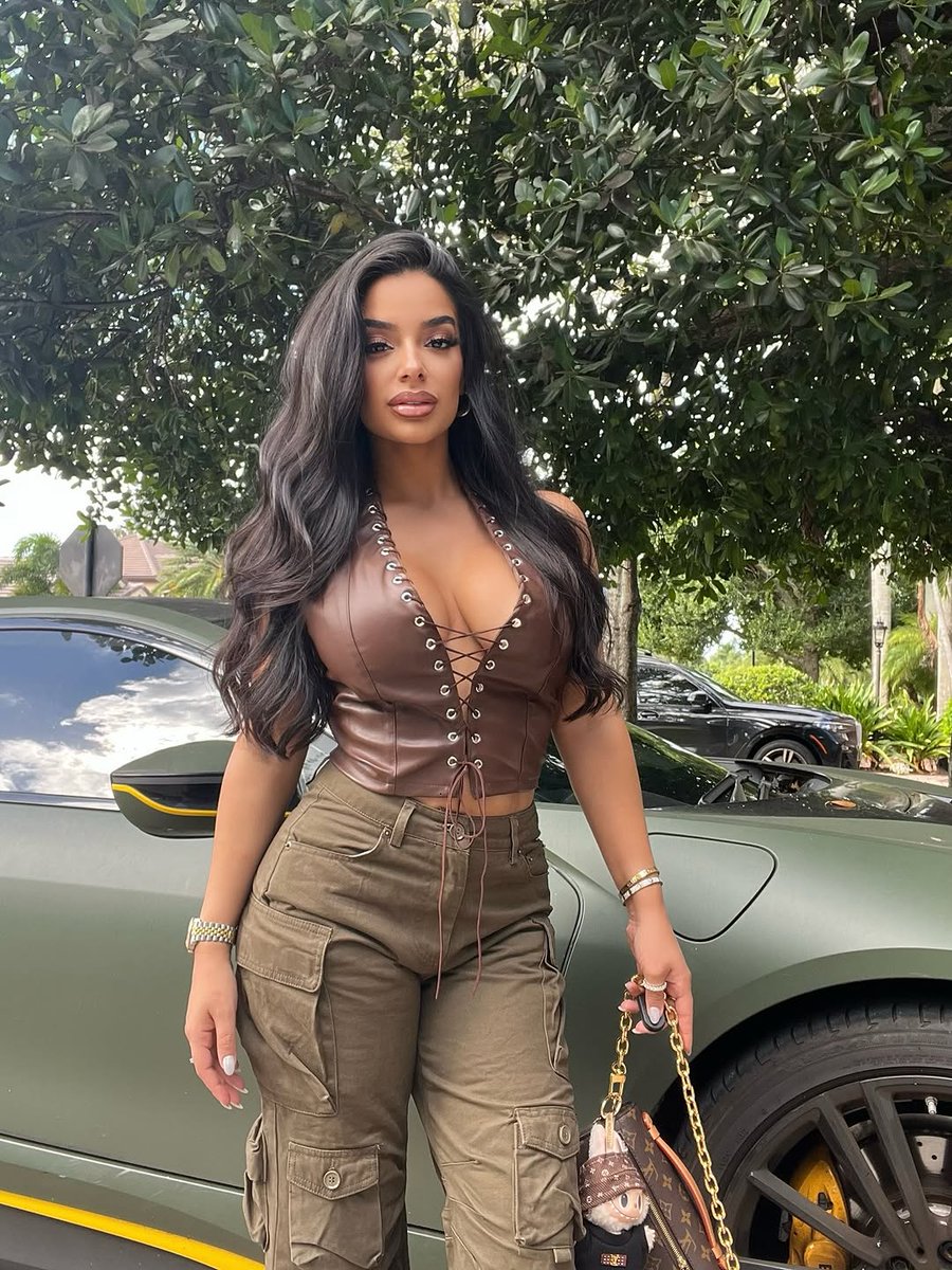 itstaniatorre's tweet photo. :)  🔎 Up To No Good Lace Up Top🔎Weekender Wide Leg Cargo Pant https://t.co/wKlzQQHAL7