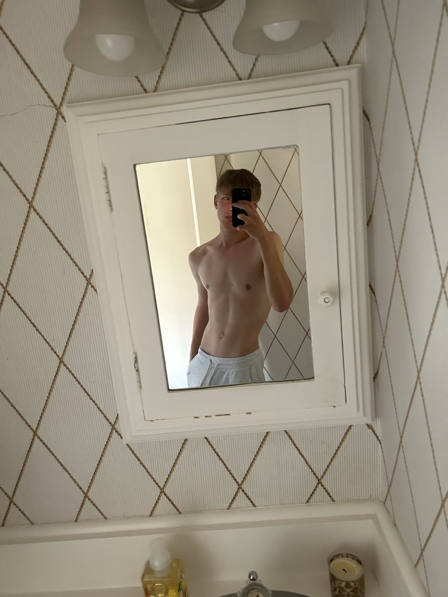 Jamessst1sz's tweet photo. bord https://t.co/sBBtGdPXuY