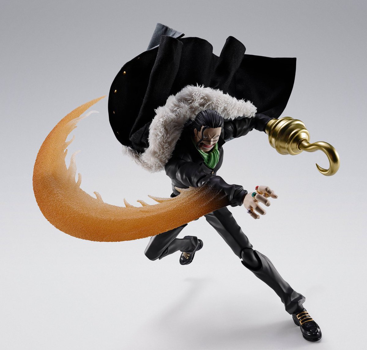 Eiichiro_Staff's tweet photo. 【フィギュア情報】
⠀⠀
S.H.Figuarts クロコダイル が
ついに本日9.19(土)より発売中！
⠀
スナスナの実の能力が再現可能な
オプションパーツや布コートで
さまざまなポーズをお楽しみください！
⠀
#ONEPIECE https://t.co/arhuvsLvkT