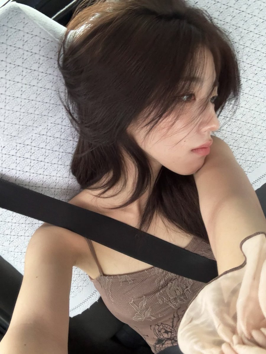 sohyiune's tweet photo. saturday morning got me like 💤💭 https://t.co/Egv7PHagvn