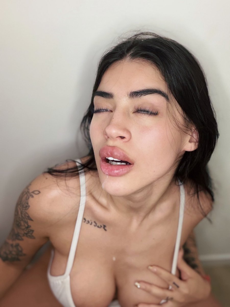 Aprilpig22's tweet photo. 💦💦😈 https://t.co/7OGERapWhq