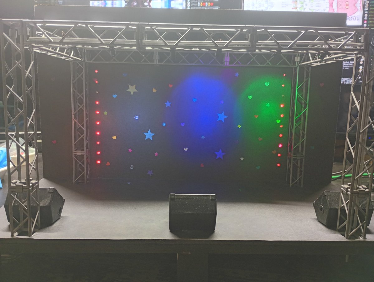 aldmti's tweet photo. 作りかけのミニチュアステージ
マイコン回路+vuメーター回路
赤LEDは例によってソケット式で交換可能 https://t.co/8PDjHfzq7z