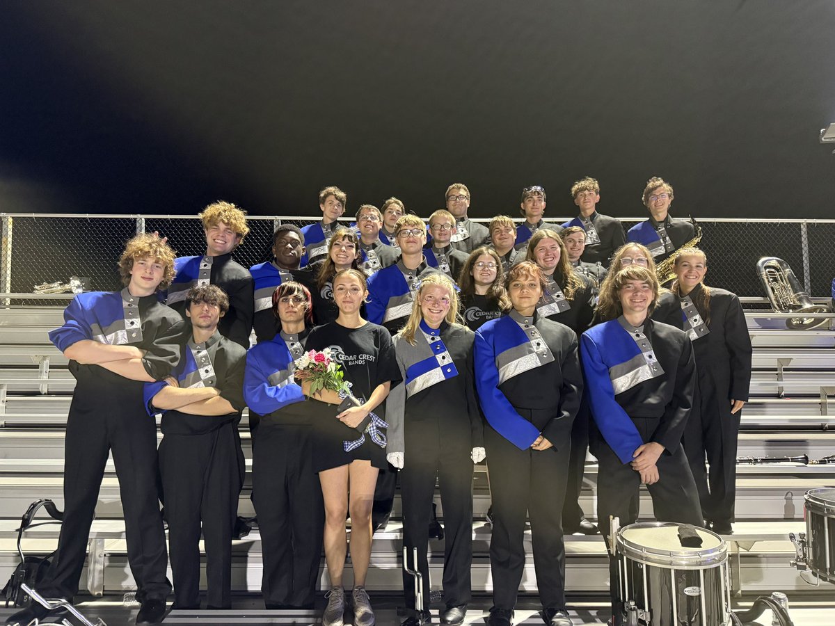 cedarcrestband's tweet photo. We appreciate all of the work done by these SENIORS! Great teamwork and focus. Happy to celebrate YOU! #Classof2027 #seniorrec #seniors #ccmb26 #yeahband #deliveracrusher https://t.co/dS0Upj44Ma