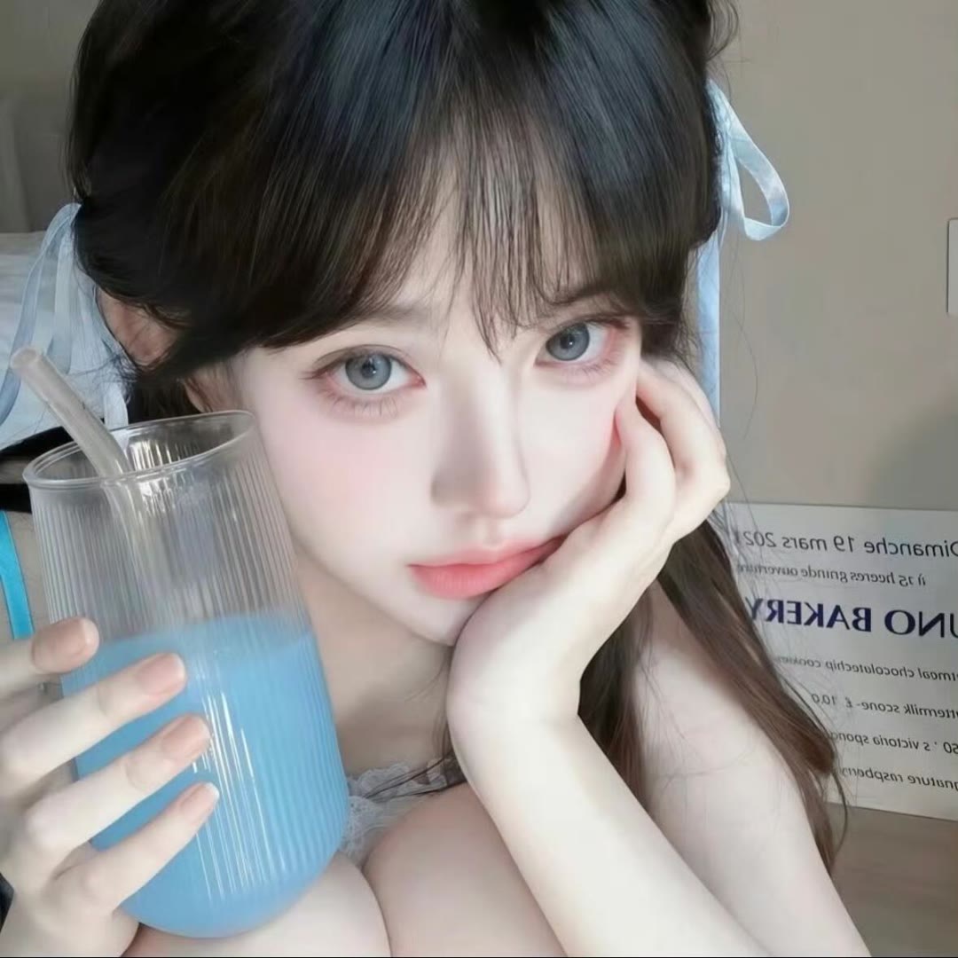 WaiSchlitz2alg's tweet photo. 05年大学女生，158cm45kg，这阵子基本都待在无锡想遇见一个，附近男生出来认识下？（许愿遇到个合拍的约炮）contrast📯 #约炮 #女大 #无锡 https://t.co/NX4dshGcuH