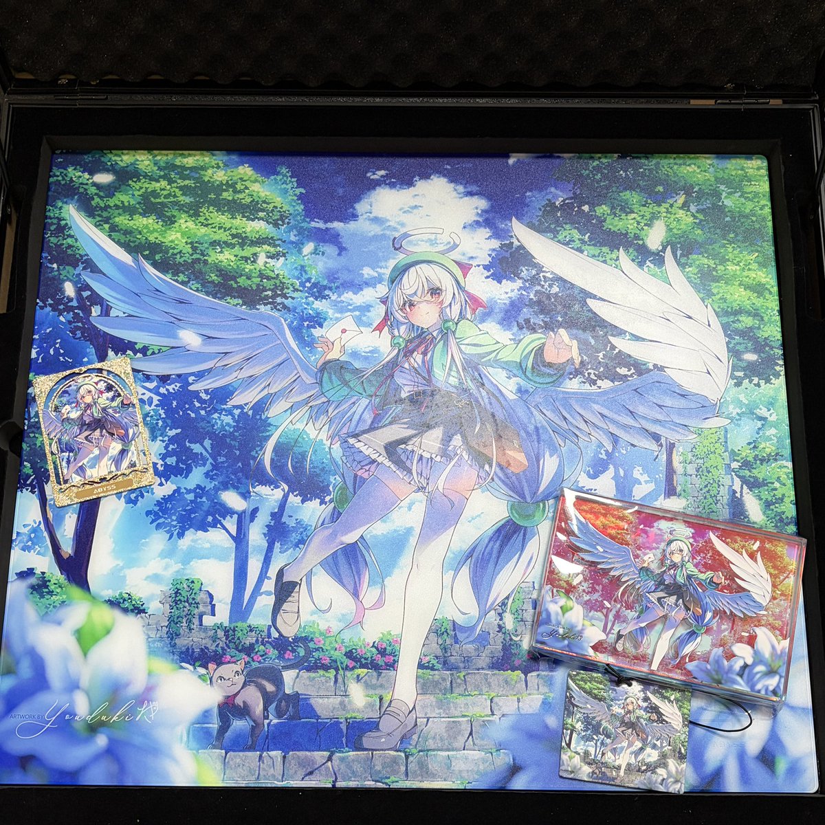 sumire_qaq's tweet photo. 差生文具多，玻璃垫和ow契合度拉满 https://t.co/qVunGvc58r