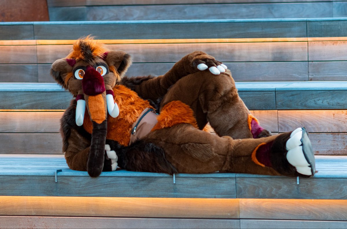 IRateFursuits's tweet photo. Fursuit rating #25: @MeeshaMammoth 

Rating: 11/10

Prehistoric power!!! https://t.co/6bwFvhDIfU