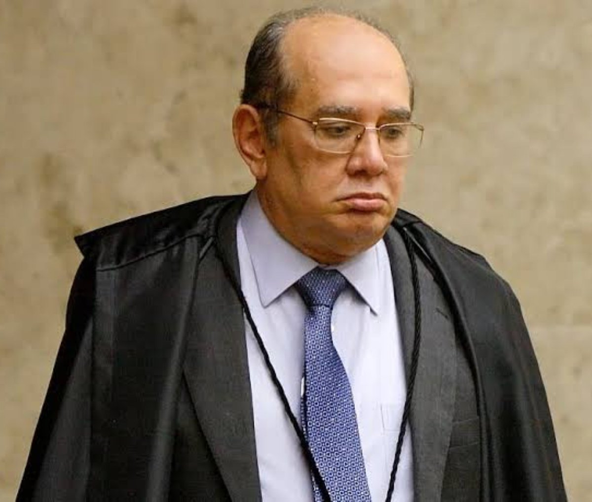 PrimeiroFront's tweet photo. 🔴ÚLTIMA HORA: Mídia americana detona a atuação do ministro Gilmar Mendes.

“O senhor Gilmar Mendes prestaria um grande favor ao Brasil se renunciasse ao seu cargo; seria o seu maior ato de bondade.” https://t.co/qGxBB7jyxJ