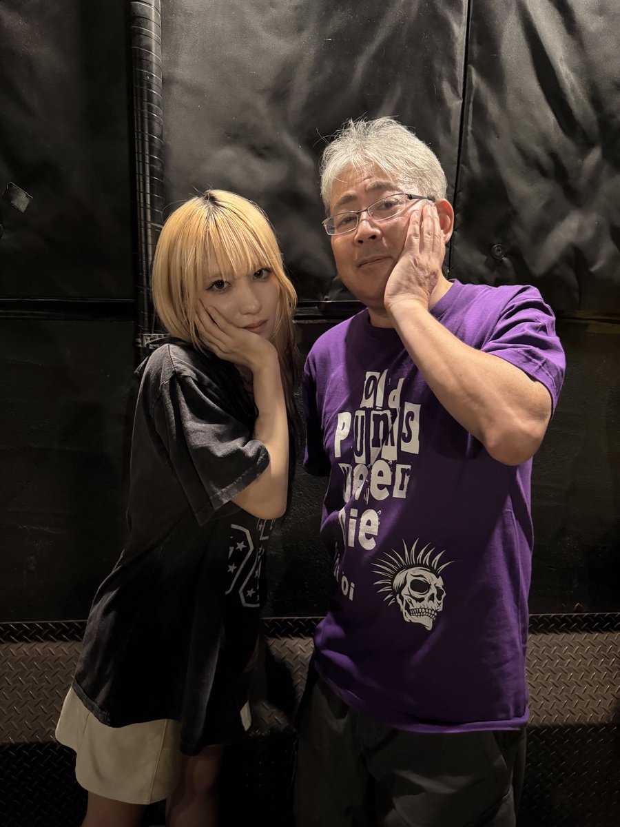 kazud01's tweet photo. 9/19、小倉FUSEにてバンド形態のライブ🎤
出演者がゴリゴリのロックバンドの中で自分達の音楽を堂々と奏でていた😊
『青春の終わり』はやっぱり聴き入る👍
推しという贔屓目無しで蝶ちゃんのギターソロに成長を感じたよ🎸
#GBB #GBN https://t.co/OpILCtFZT1