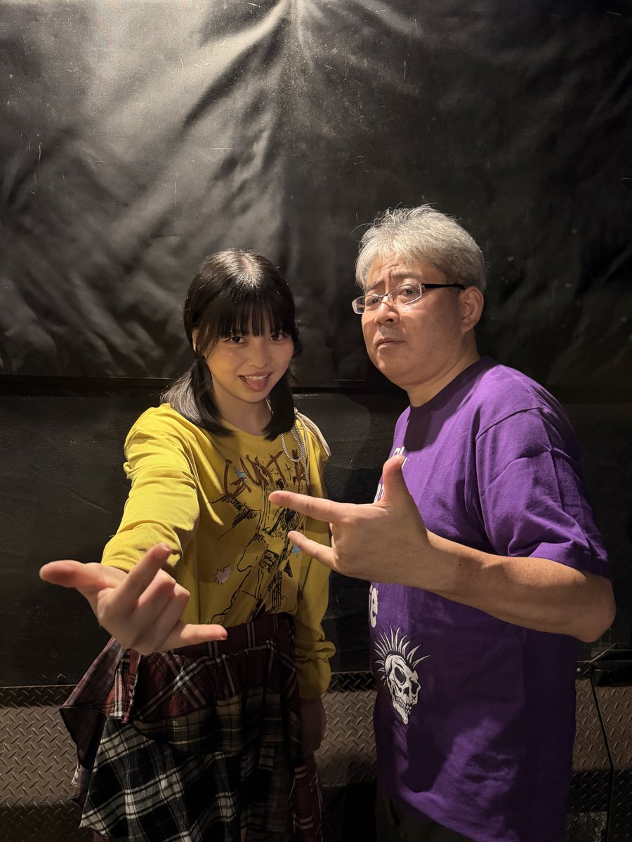 kazud01's tweet photo. 9/19、小倉FUSEにてバンド形態のライブ🎤
出演者がゴリゴリのロックバンドの中で自分達の音楽を堂々と奏でていた😊
『青春の終わり』はやっぱり聴き入る👍
推しという贔屓目無しで蝶ちゃんのギターソロに成長を感じたよ🎸
#GBB #GBN https://t.co/OpILCtFZT1