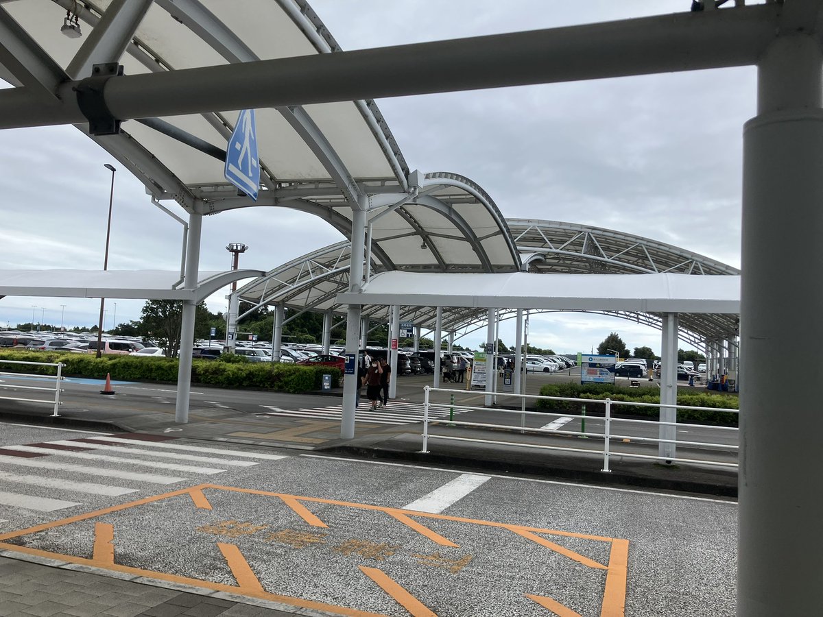 konbini76's tweet photo. 初飛行機に多分初コーヒーに初機内食？に初静岡きた https://t.co/In6XmDxjXl