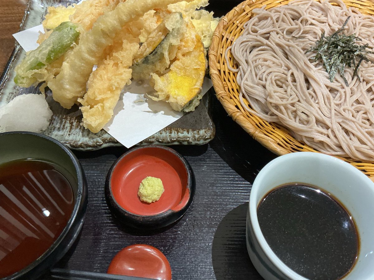 BdsNDtemujJKYNG's tweet photo. 食べる！ https://t.co/RWBISTXtas