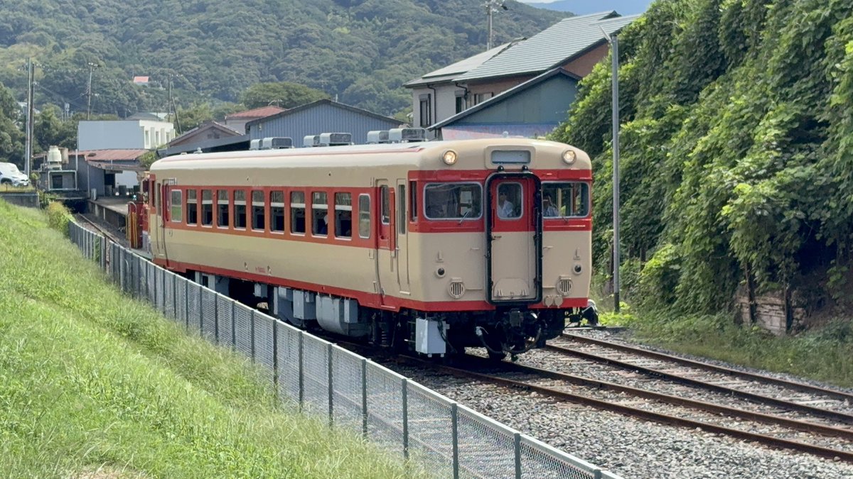 tottorimiki's tweet photo. 有田川鉄道交流館の体験乗車してきた。たった200円で保存車両に乗れるのは、このご時世で凄すぎ！
でもシルバーウィークなのにガラガラだったので、皆もっと乗ってあげて！ https://t.co/CqsrNvY6wZ