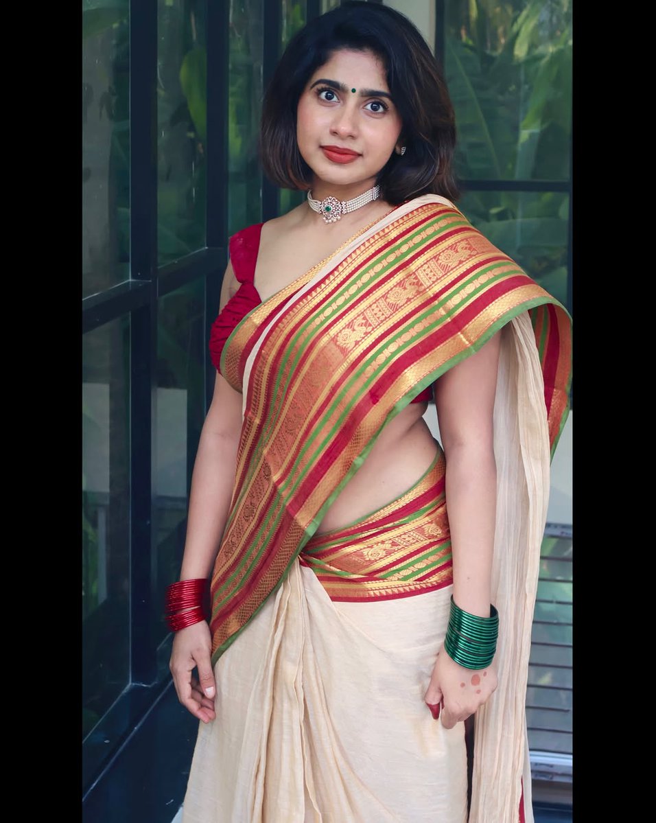SizzlingStills's tweet photo. Wrapped in a contemporary saree silhouette with an effortlessly graceful presence, delivering editorial-level presence.

#SareeDrape #RefinedStyle #ElegantFashion #ModelLife #BehindTheLens #sizzlingstills https://t.co/X32Vgy6Q2M