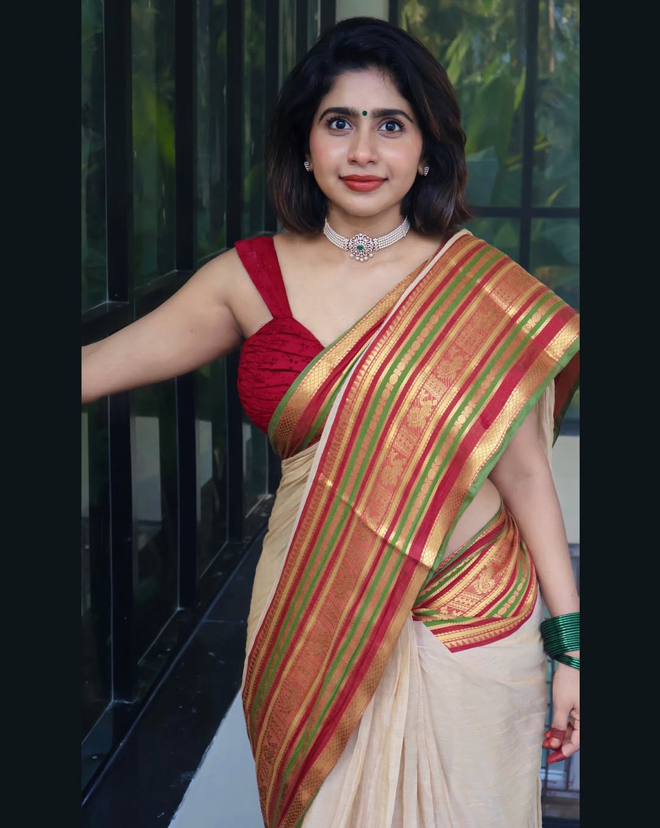 SizzlingStills's tweet photo. Wrapped in a contemporary saree silhouette with an effortlessly graceful presence, delivering editorial-level presence.

#SareeDrape #RefinedStyle #ElegantFashion #ModelLife #BehindTheLens #sizzlingstills https://t.co/X32Vgy6Q2M