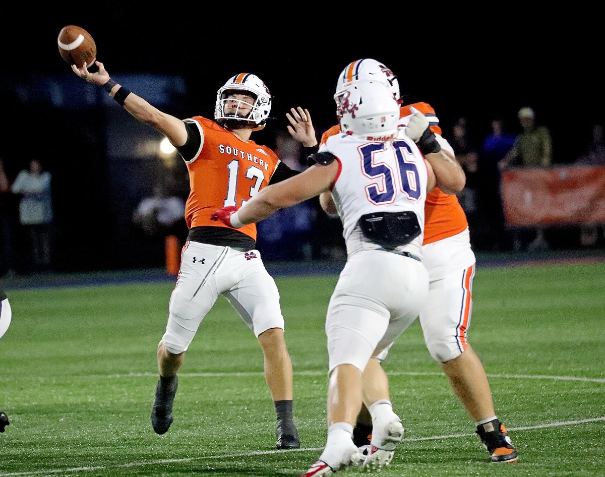 RichmondRsports's tweet photo. HIGH SCHOOL FOOTBALL
Final from Berea ...
Madison Southern 26, Rockcastle County 20
(Game halted in 3rd quarter by lightning)

Semaj DeShields - 2 rush TDs
Gabe Beard - TD rush, TD pass
Cayden Chasteen - TD reception

Eagles (3-2) return to action next week vs. Dunbar https://t.co/CkX6lU9Uau