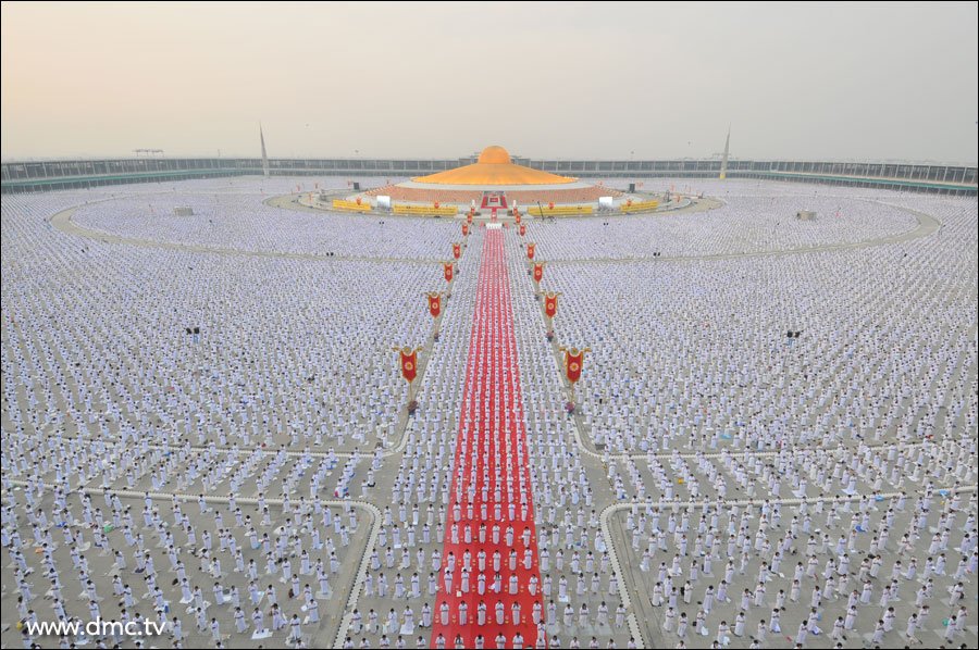 mommypashi_'s tweet photo. พี่ย้งเปลี่ยนไปจัดลานวัดพระธรรมกายแทนได้มั้ย 

#SONRAYSHOWCASE2026 https://t.co/NN45PB1CPb