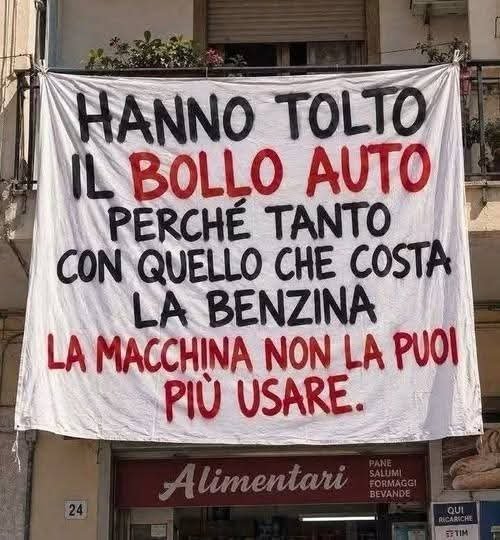 Flexgrimmy_'s tweet photo. Tito Boeri: "Sul bollo Meloni non ha coperture. Non può usare i fondi Ue per tagliare le tasse".
Il professore di Economia della Bocconi ed ex presidente Inps critica la scelta del governo: “La premier si contraddice da sola. L'intervento non è strutturale ed è a debito. Così si scarica il problema sui prossimi governi. Col rischio che dal 2028 le Regioni aumentino l’addizionale Irpef."