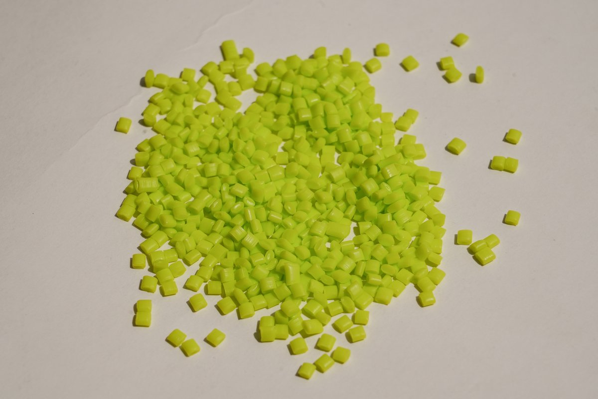 JinyuanPlastic's tweet photo. This toy-grade TPR granules feature great rebound, excellent stretch &amp; tear resistance. Smooth surface, perfect for squeeze and stress relief toys. DM us now.  #StressToy #TPRPellets #SoftElastomer #ToyGranules https://t.co/BxncUcMvM2