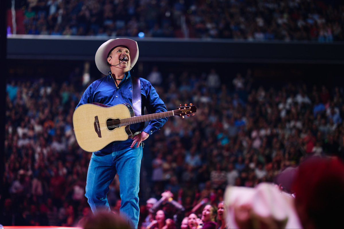 garthbrooks tweet picture