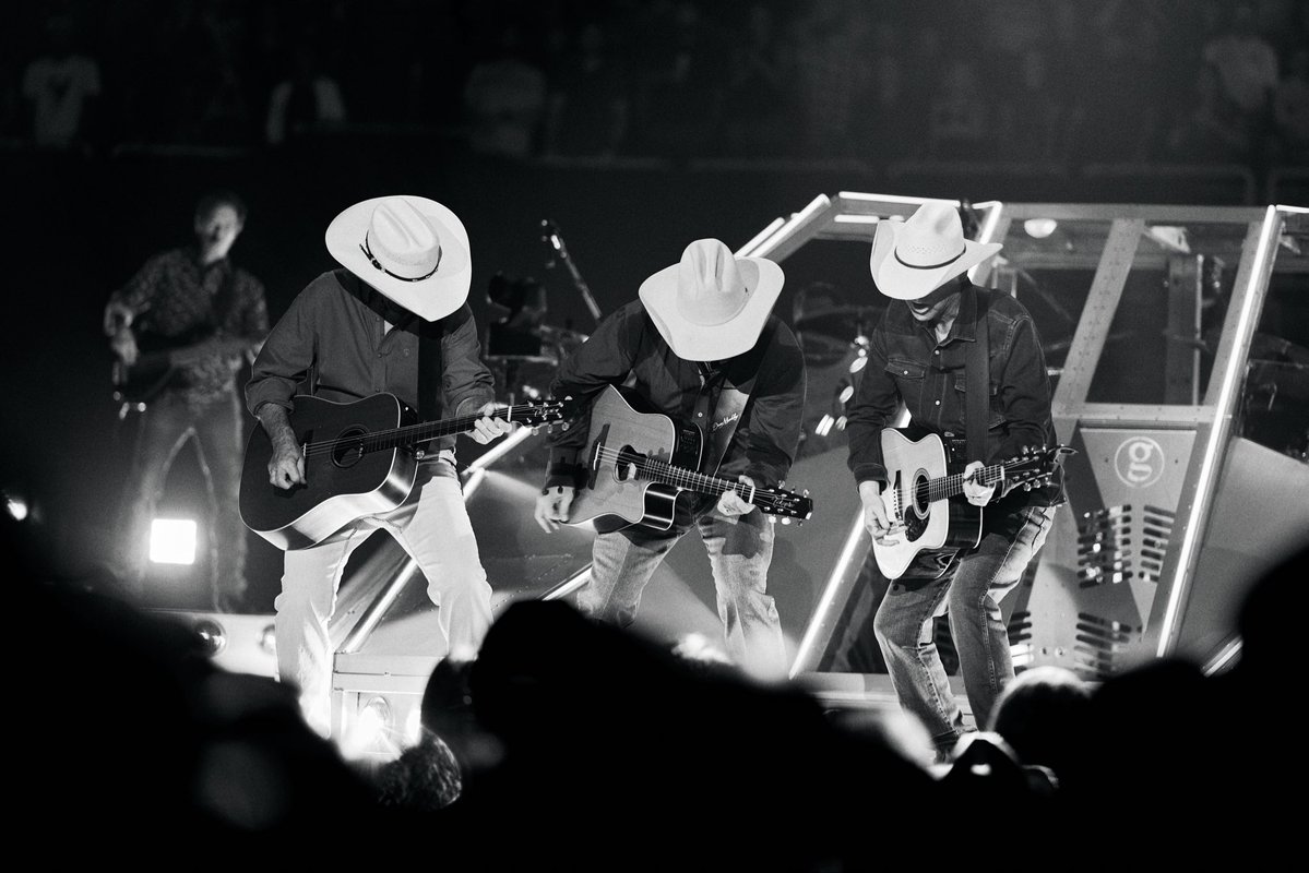 garthbrooks tweet picture