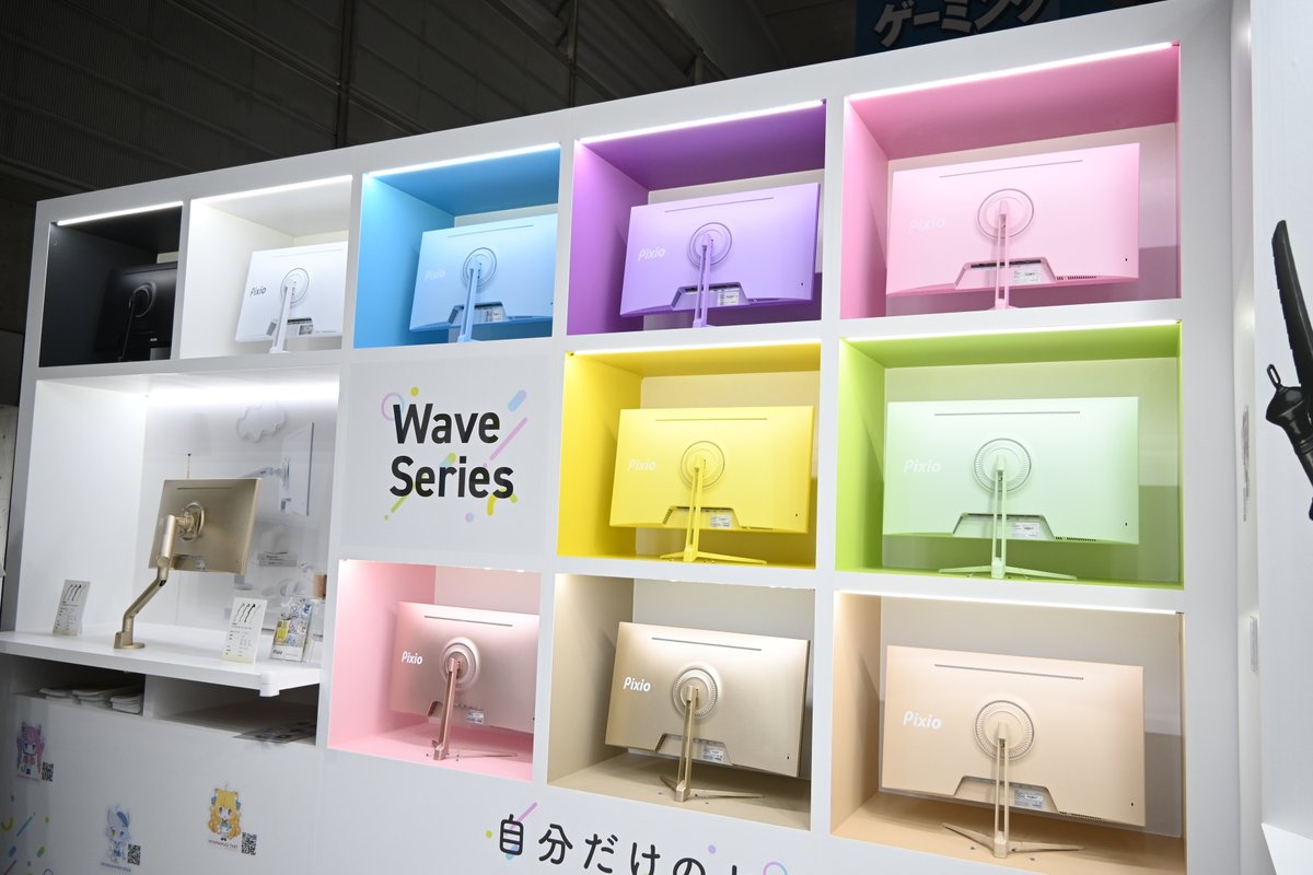 gamespark's tweet photo. 【TGS2026】“理想のゲーマー”になれる空間が広がる「Pixio」ブース。新コンセプトのゲーミングモニター、水色＆初音ミクイメージのインテリア例は必見！
https://t.co/jHRONCr2Lj https://t.co/GUSum2mnCb