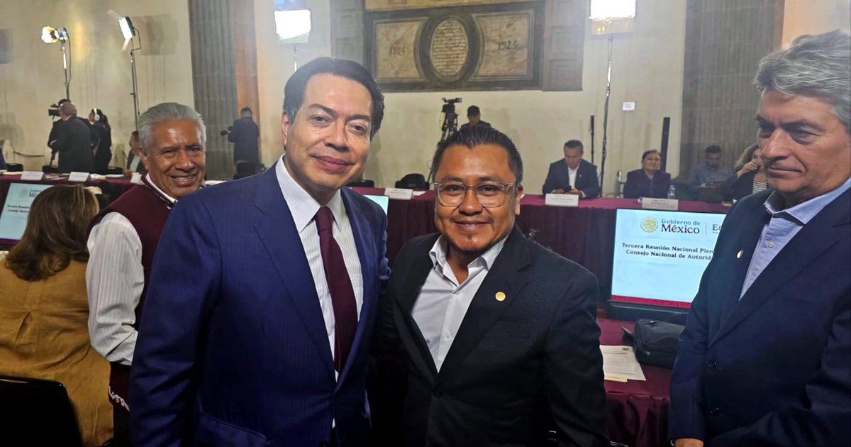 IEEPOGobOax's tweet photo. 📚 En representación del dir. gral. del IEEPO, @EMILIOMONTEROP, el titular de la Sria. Particular, Rubén Ramírez Sánchez, participó en la 3a Reunión Nacional Plenaria Extraordinaria 2026 del #CONAEDU, encabezada por el secretario de Educación Pública, @mario_delgado, en la CDMX. https://t.co/4Bmh5HuUxz