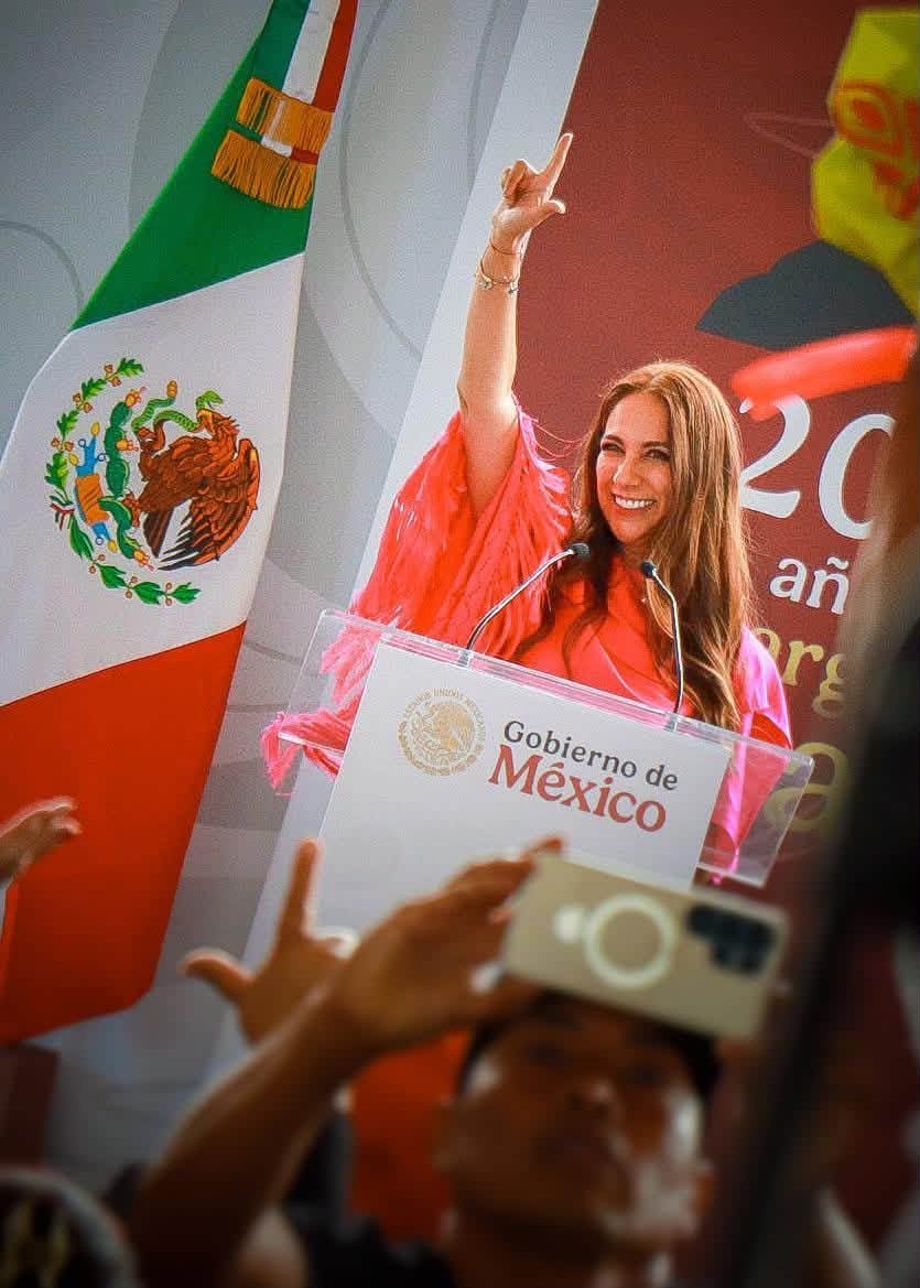 LibiaDennise's tweet photo. En Guanajuato sabemos que los resultados se construyen trabajando con voluntad y en coordinación.

Hoy recibimos en Celaya a la Presidenta @Claudiashein. Venimos de proyectos distintos, pero hemos demostrado que con respeto y diálogo podemos trabajar juntas por la gente.

Gobierno para todas y todos, para quienes me apoyaron y también para quienes no. Porque Guanajuato es plural y todas las voces merecen ser escuchadas. Presidenta, en Guanajuato siempre encontrarás respeto, apertura y disposición para trabajar juntas por las familias guanajuatenses. 🙌��