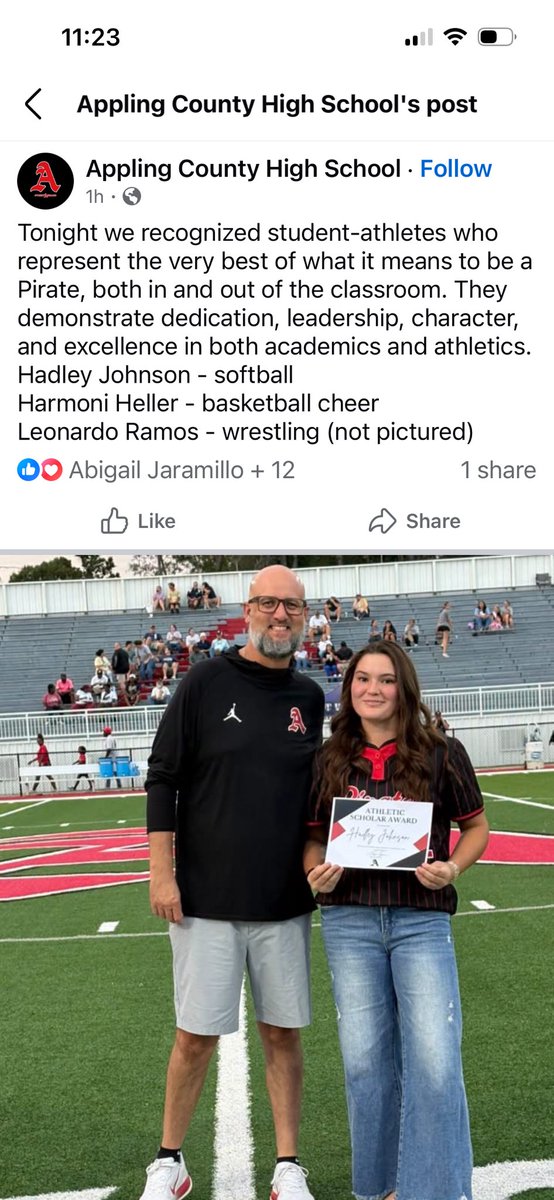 HADLEYJohn7's tweet photo. Two HUGE region wins this week for my Lady Pirates! 🥎Tonight I was recognized for the Student Athlete of the Week! It is an academic award for leadership and dedication inside and outside the classroom!❤️🏴‍☠️🖤🥎 @RadkeCortney @CoachPerkinsSB @ApplingSoftball @912Sports https://t.co/DjPhr8NK4C