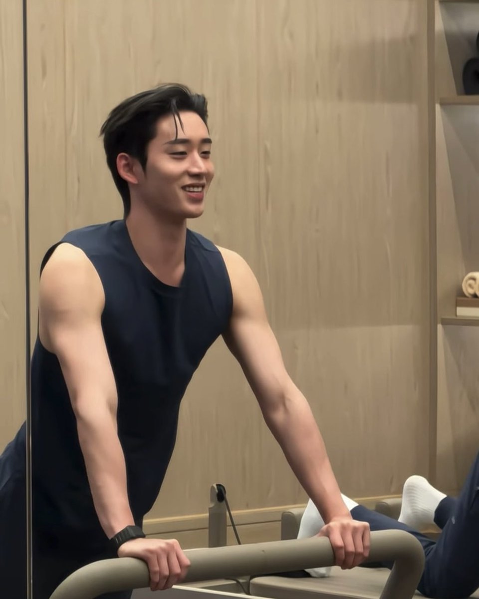 imnotblooming's tweet photo. อิจฉาคนมีสิทธิ์ จริงๆ  🤏🏻

WORKOUT WITH EST 
#ALOMenxESTSUPHA #est_rvp https://t.co/oHCnHRK6yd