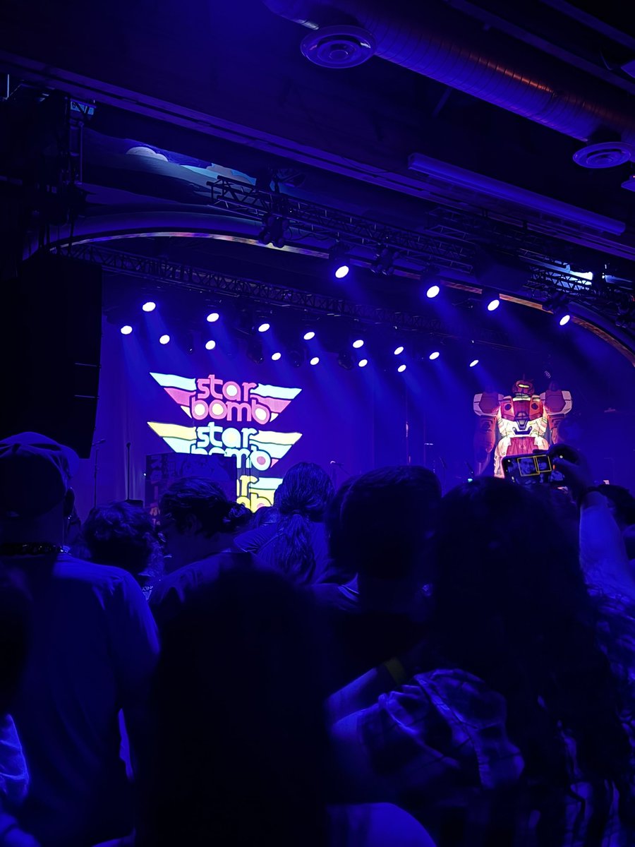 agenderdragon's tweet photo. LETS GO STARBOMB!!! https://t.co/005z2gMUHg