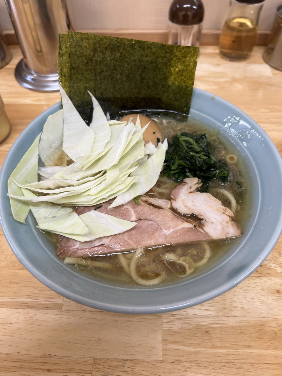 YYid10's tweet photo. 静岡県伊豆市　高橋家
ラーメン+シゲ玉 https://t.co/QQHBh4aDFH