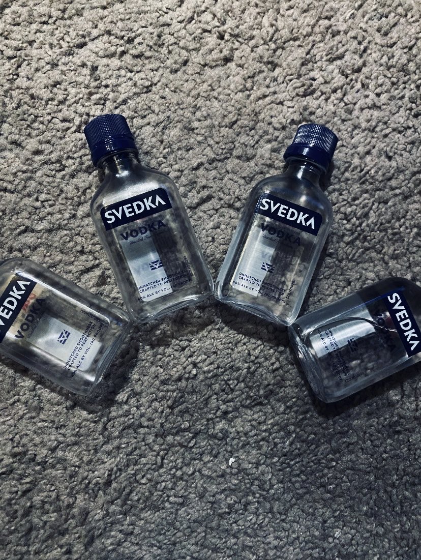 ikalexoxo's tweet photo. one, tew, three, four…..idk how the rest goes https://t.co/mo1uZCBxts