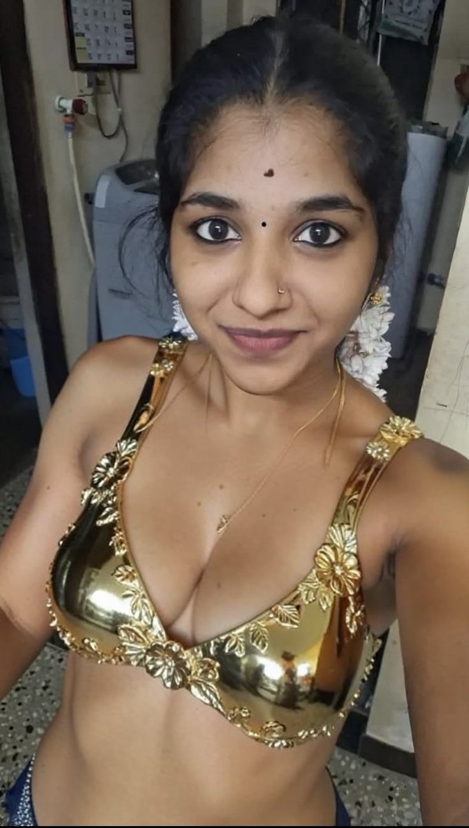 timepasssis's tweet photo. #Actress #Glamour #Fashion #RedCarpet #CelebrityStyle #Bollywood #Kollywood #Tollywood #Viral https://t.co/oP0hrTtDz3