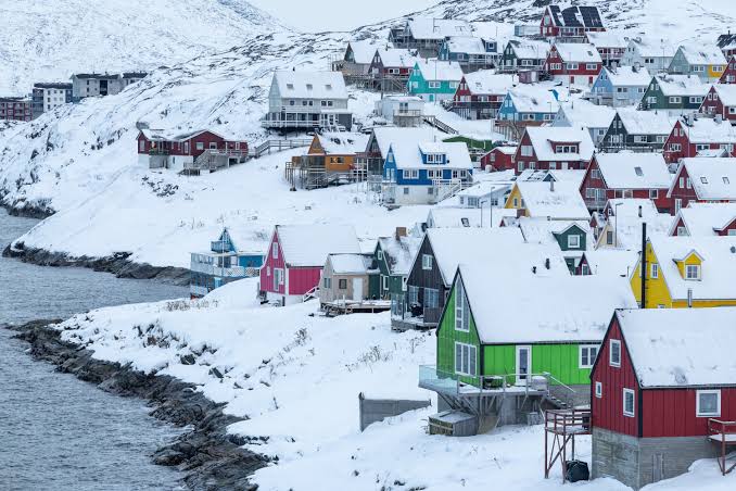 Ryanotious's tweet photo. Greenland is the largest island on earth, approximately the size of the Saudi Kingdom

It has a population of 56,000 people, of which ~20,000 are in Nuuk. The population growth if flat to declining

it is 85-90% inuit, the rest being Danish.

GDP is $3.3B nominal; about $58,500 per capita nominal. Its main export is frozen fish and seafood

So whats so valuable?

Greenland has the eight largest rare earth reserve in the world

these are critical to chips, power infrastructure, and defense. Any movement towards acquiring or somehow gaining access to these resources is a hedge against China's dominance in rare earths

Greenland is strategically important for missile and space detection infrastructure

the gap between Greenland, iceland, and the US is a chokepoint for Russian navy assets that move towards the North Atlantic

the opening of the Northwest passage and the Arctic route will make it even more strategically important as the climate changes

it also denies China access to these minerals

Still a lot of details to come out about this